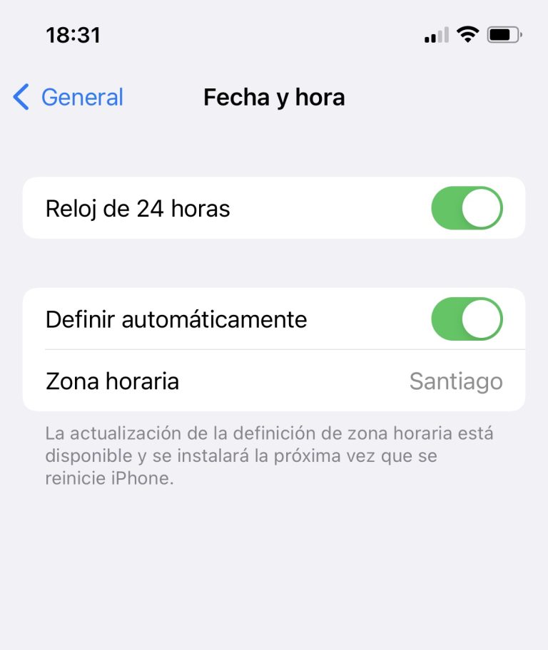 Cómo cambiar la hora en un celular iOS.